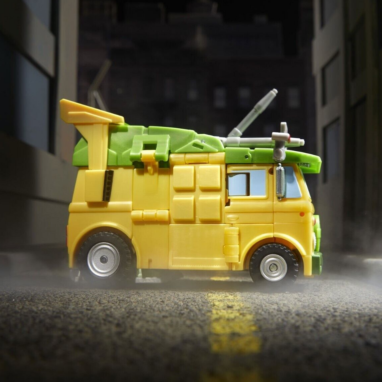 Transformers x Teenage Mutant Ninja Turtles - Party Wallop Action Figure (18cm) - F9656