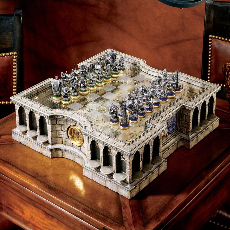 Lord of the Rings Collector Chess Set - NN2990