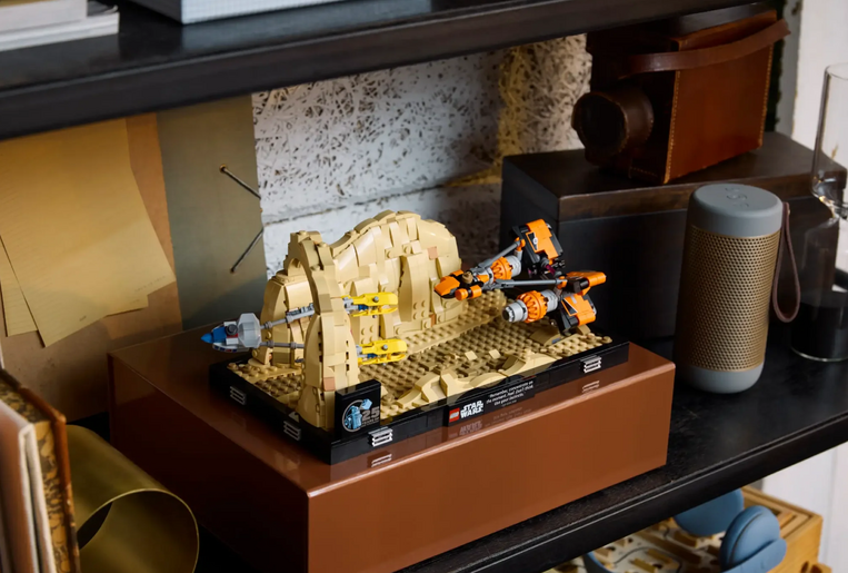 LEGO Star Wars Mos Espa Podrace Diorama - 75380