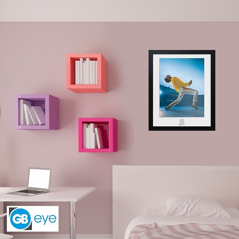 Queen - Wooden Framed Print "Wembley" (30x40) - PFC3415