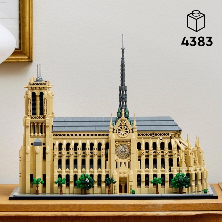 LEGO® Architecture: Notre-Dame de Paris - 21061