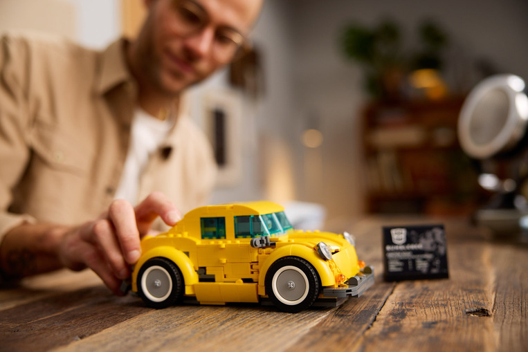 LEGO Icons Transformers Bumblebee - 10338