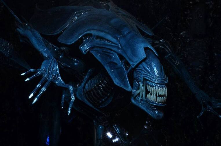Aliens Ultra Deluxe Action Figure Alien Queen 38 cm - NECA51385