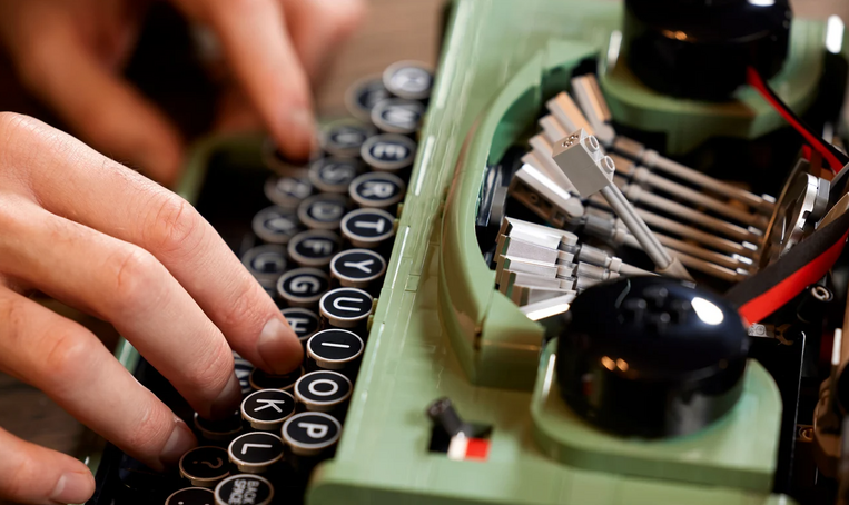 LEGO Ideas Typewriter - 21327