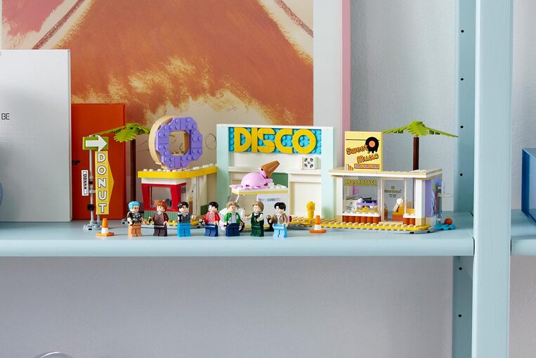 LEGO Ideas BTS Dynamite - 21339