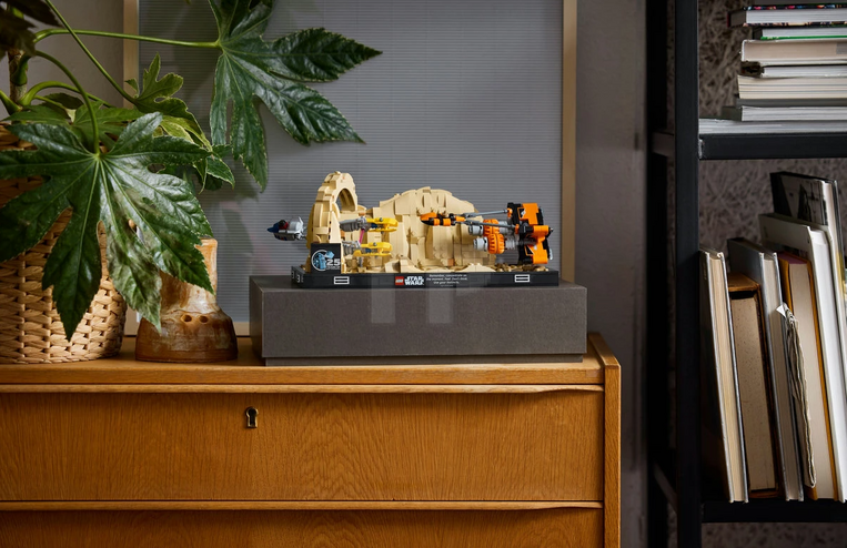 LEGO Star Wars Mos Espa Podrace Diorama - 75380
